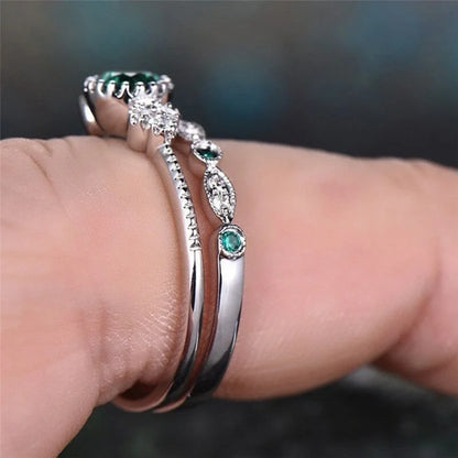 925 Sterling Silver Ring Set with Emerald Zircon Crystals for Women