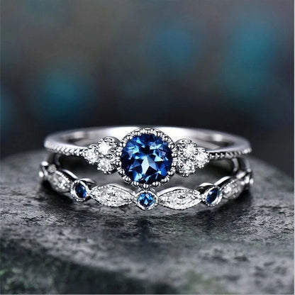 925 Sterling Silver Ring Set with Emerald Zircon Crystals for Women